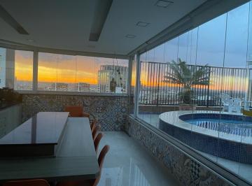 Apartamento · 230m² · 3 Quartos · 3 Vagas · Cobertura á Venda no Centro de Alphaville com 230 m², Piscina e Pé-Direito Duplo