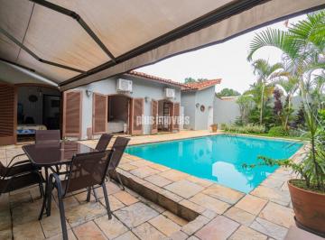 Casa · 219m² · 4 Quartos · 2 Vagas · Casa térrea espaçosa, confortável e perfeita para viver bons momentos em família!