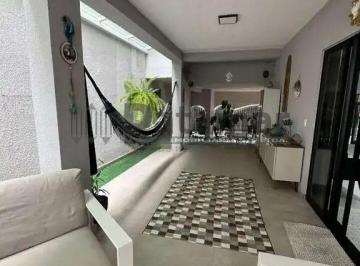 Casa · 275m² · 3 Quartos · 3 Vagas · Sobrado a venda com 3 quartos, sendo 1 suíte no Morumbi.