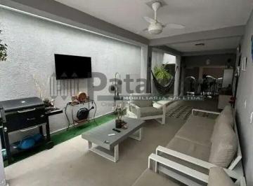 Casa · 275m² · 3 Quartos · 3 Vagas · Sobrado a venda com 3 quartos, sendo 1 suíte no Morumbi.