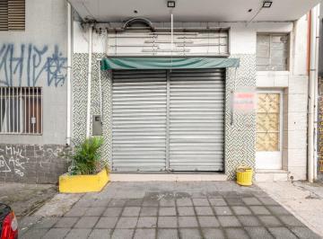 Comercial · 210m² · 4 Quartos · 2 Vagas · Loja na Rua Oliveira Peixoto, N. 299 • 210 m²