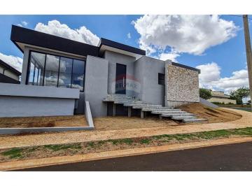 Casa · 229m² · 3 Quartos · Casa de Condomínio para alugar em Condomínio Alto Do Castelo de 229.48m² com 3 Quartos e 3 Suites