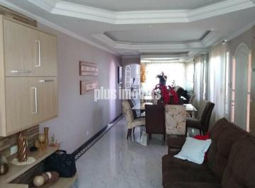 Casa · 440m² · 5 Quartos · 8 Vagas · Casa em Água Fria com 440m²