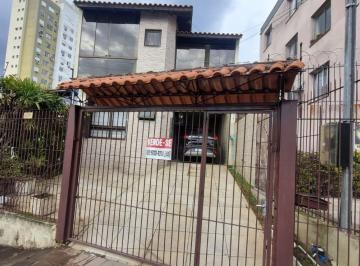 Casa · 167m² · 4 Quartos · 2 Vagas · ótimo sobrado em localização estratégica.
