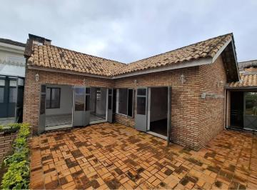 Casa · 160m² · 2 Quartos · Casa de Condomínio para alugar em Arujá V de 160.00m² com 2 Quartos e 1 Suite