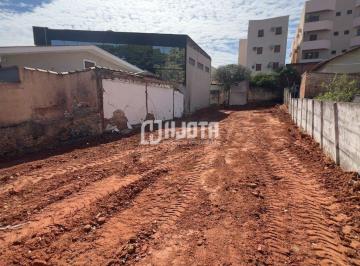 Terreno · 216m² · Terreno comercial na Av. Brasilusa com 216 m² Região do Plaza