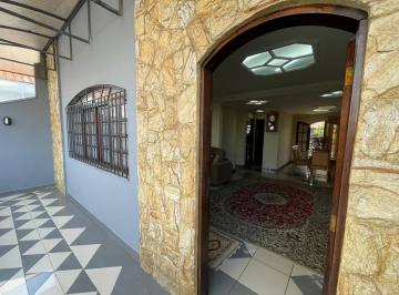Casa · 210m² · 3 Quartos · 3 Vagas · Sobrado de 210 m² a venda no bairro Osvaldo Cruz.