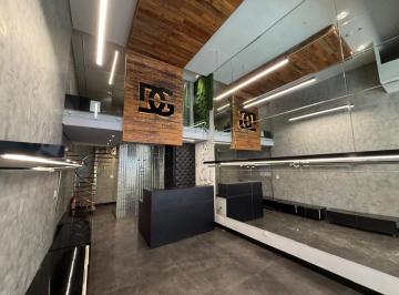 Comercial , Águas Claras · Loja 55m² com mezanino, frente rua, reformadíssima!, Vitrinni Shopping, Aguas Claras.