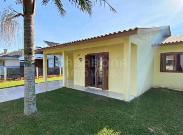 Casa a apenas 180 metros da praia com suíte, piscina e espaço gourmet no Bairro São Jorge · Casa a apenas 180 metros da praia, com piscina e espaço gourmet no Bairro São Jorge