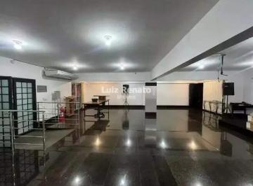 Comercial · 920m² · 12 Vagas · Prédio comercial com 920m² e 12 vagas de garagem no Prado