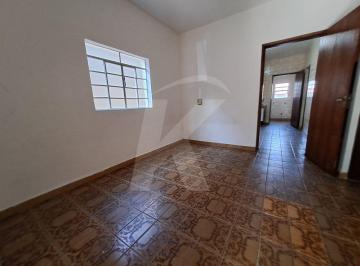 Casa · 80m² · 2 Quartos · 1 Vaga · Casa com 2 quartos, sala, cozinha, banheiro, área de serviço, 1 vaga de garagem.