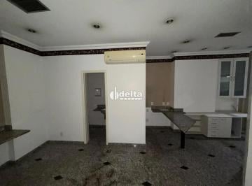Comercial · 36m² · 1 Vaga · Sala disponível para locação no bairro Centro em Uberlândia-MG