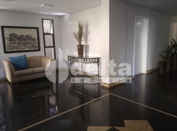 NULL · Apartamento com 4 quartos, sendo 1 suíte disponível para venda no bairro Martins em Uberlândia-MG.