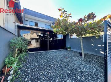 Casa · 180m² · 5 Quartos · 1 Vaga · Geminado com 05 quartos sendo 01 suíte á venda no bairro Ubatuba em São Francisco do Sul/SC