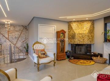 Apartamento · 250m² · 3 Quartos · 2 Vagas · Cobertura com 3 dormitórios, sendo 1 suíte, no Bairro Três Figueiras - Porto Alegre/RS