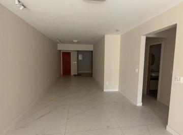 Apartamento · 170m² · 3 Quartos · 2 Vagas · Apartamento recém reformado, prédio frente mar, 170m², 3 quartos, suíte + escritório, 2 vagas e laze