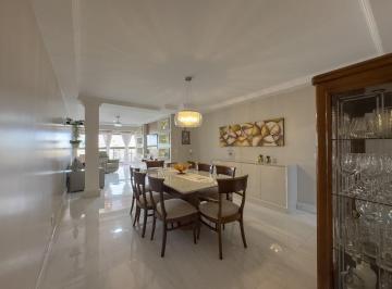 Apartamento · 168m² · 4 Quartos · 2 Vagas · Apartamento na 2ª quadra do mar, 4 quartos, 1 suíte, 168m², 2 vagas e lazer de clube completo