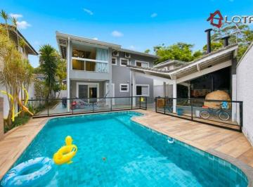038418e510b4818b5e8a97d596e117d0e8daeeed · Casa com 3 dormitórios à venda, 230 m² por R$ 1.550.000,00 - Granja Viana - Carapicuíba/SP
