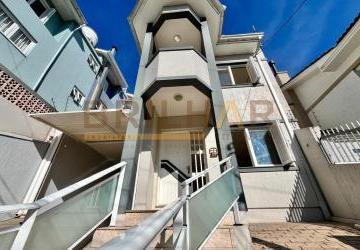 ba3f0ca6590c0d2d3dbf298df8796980d046d118.jpg · Sobrado duplex 03 dormitórios semimobiliado comprar bairro Altos do Seminário
