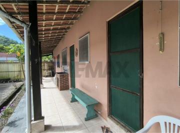 Casa · 130m² · 2 Quartos · 2 Vagas · Casa Encantadora em Peruíbe: Tranquilidade e Conforto