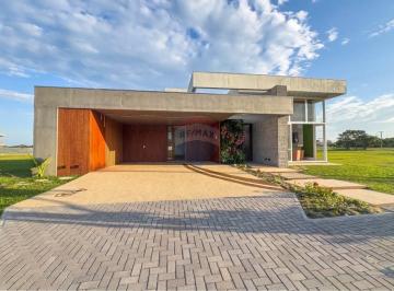 Casa · 250m² · 3 Quartos · Casa Carbono Zero