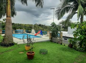Casa · 215m² · 2 Quartos · 5 Vagas · CASA TÉRREA EM CONDOMÍNIO FECHADO NUM TERRENO DE 1.001,42M²
