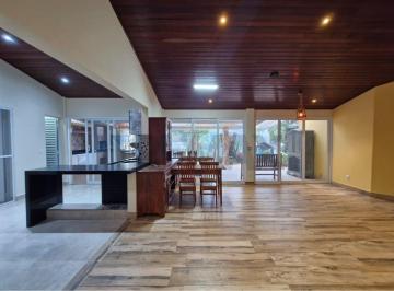 Casa · 330m² · 3 Quartos · 4 Vagas · Casa para Alugar com Piscina aquecida, Área Gourmet - Vinhedo