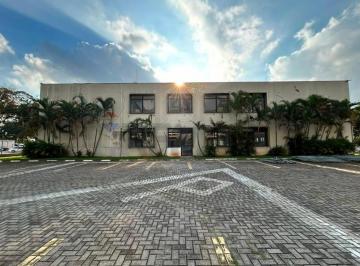 Comercial · 4042m² · 130 Vagas · Excelente Complexo Comercial na Marginal – Amplo Estacionamento e Localização Estratégica