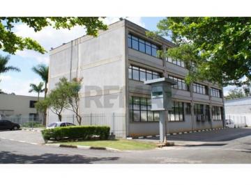 Comercial · 130 Vagas · Excelente Complexo Comercial na Marginal – Amplo Estacionamento e Localização Estratégica