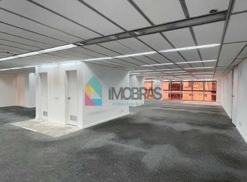 Comercial · 346m² · Sala comercial com mais de 300m² para locação no Centro