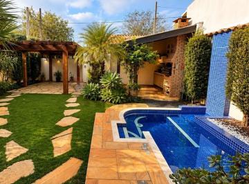 Casa · 160m² · 2 Quartos · 3 Vagas · Casa para venda em Parque Das Laranjeiras de 160.48m² com 2 Quartos, 2 Suites e 3 Garagens