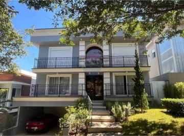Casa · 403m² · 6 Quartos · 4 Vagas · Casa de Condomínio para alugar em Cidade Tamboré de 403.00m² com 6 Quartos, 4 Suites e 4 Garagens