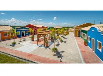 Terreno · 900m² · 1 Quarto · 2 Vagas · Lote em Condomínio Farm de Alto Padrão à Venda – Próximo à Praia do Forte | 900 m² | R$ 400.000,00-