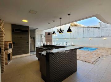 Casa · 315m² · 4 Quartos · 4 Vagas · Condomínio Lago da Boa Vista - Exuberante sobrado no Condomínio Residencial Lago da Boa Vista