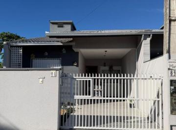 Casa · 91m² · 2 Quartos · 1 Vaga · Casa Geminada com 1 Suíte + 2 dormitórios no Itacolomi - Balneário Piçarras/SC