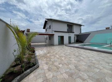 Casa de 3 quartos, Itanhaém · Casa estilo sobreposta no bairro Jardim Suarão em Itanhaém, no litoral sul de São Paulo