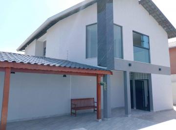 Casa de 3 quartos, Itanhaém · Casa estilo sobreposta no bairro Jardim Suarão em Itanhaém, no litoral sul de São Paulo