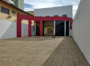 Comercial · 600m² · 8 Vagas · Loja com 600m², estacionamento + escritórios - Centro, Proximo ao SENAI