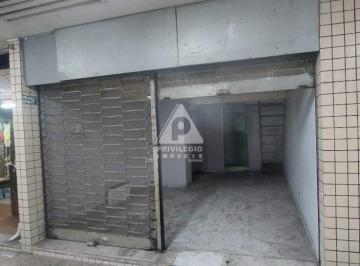 Comercial · 21m² · Loja ampla, com jirau, lavabo e vitrine.