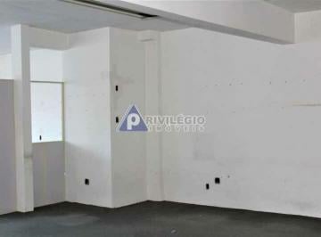 Prédio Comercial / Humaitá · Prédio comercial com cerca de 800m² em Humaitá