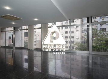 Apartamento · 300m² · 4 Quartos · 2 Vagas · 4 quartos no Flamengo com dependência completa.