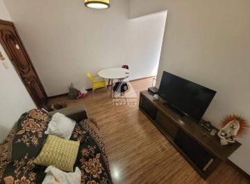 Apartamento · 65m² · 2 Quartos · Excelente 2 quartos Humaitá.