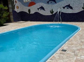 Casa · 360m² · 3 Quartos · Casa 3 quartos sendo 2 suítes no Centro à Venda
