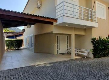 Casa de 5 quartos, São Sebastião · Casa em condomínio próximo a região central disponível para locação de temporada em Juquehy!