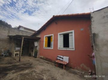 Casa de 3 quartos, Extrema · casa bem localizada na entrada do bairro roseira