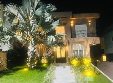 Casa de 3 quartos, Barueri · Casa de 498 m² construidos con 3 quartos à venda no condomínio Vila Solaia