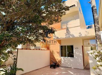 Casa · 105m² · 3 Quartos · Sobrado c\ 3 Dorms (1 Ste), Varanda, Deck e Salão Privativos em Cotia