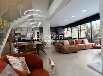 Casa · 320m² · 3 Quartos · 3 Vagas · Casa em condomínio para aluguel, 3 quartos, 3 suítes, 3 vagas, Nova Uberlândia - Uberlândia/MG