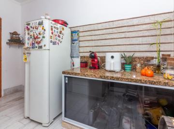 DSC_20260619_092630_000.jpeg · Elegante sobrado para venda em Vila Zat com 5 quartos, sendo 2 suítes, 200m² - remaxmonarca#G2565