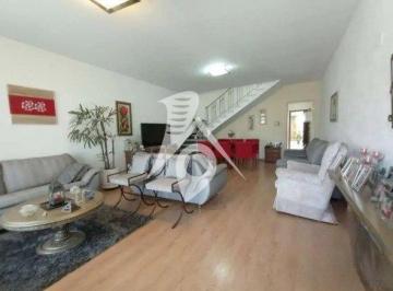 Casa · 250m² · 3 Quartos · 3 Vagas · Sobrado na Mooca, 250m², 3 Dormitórios, 3 Vagas